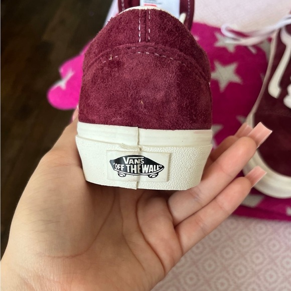 Brand new vans 6 in men and 7.5 in women - Picture 6 of 7